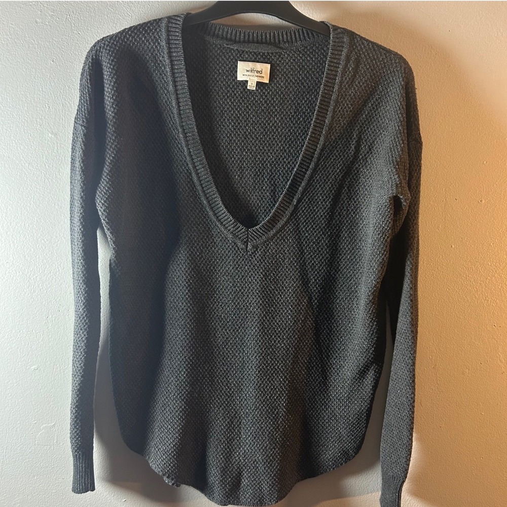 Wilfred Charcoal V Neck Textured Knit Sweater Size L‎